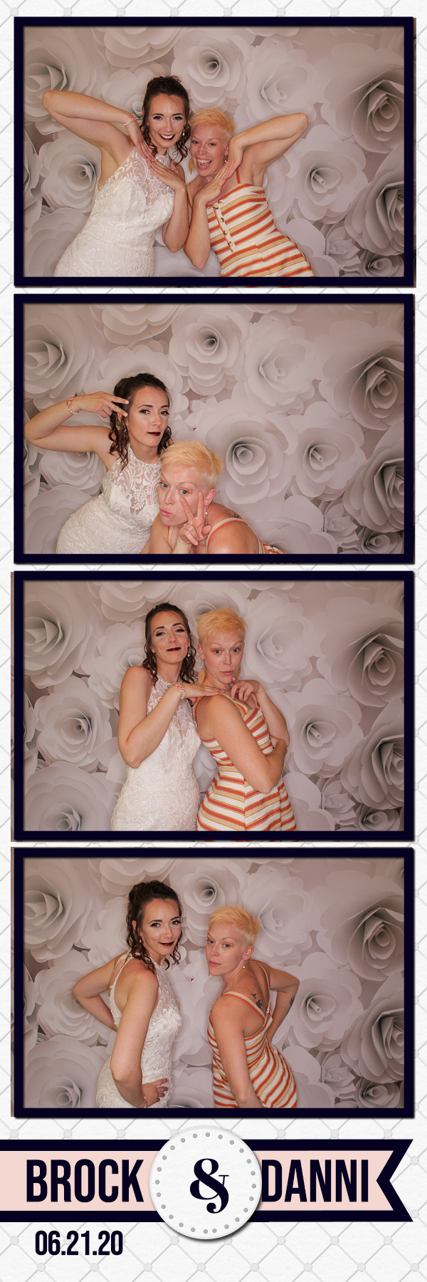 Danni and Brock’s Wedding | View more photos from the event at gallery.photoboothbillings.com/u/PhotoBoothBillings/Danni-and-Brock’s-Wedding